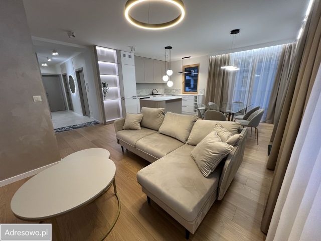 Mieszkanie 4-pokojowe Warszawa Włochy, ul. Wschodu Słońca. Zdjęcie 1