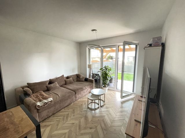 Mieszkanie 3-pokojowe Porosły. Zdjęcie 1