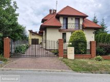 dom wolnostojący, 5 pokoi Chęciny, ul. Mała. Zdjęcie 1