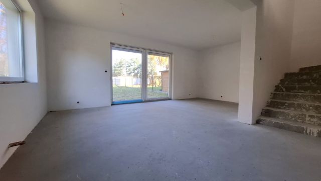 bliźniak, 4 pokoje Śledziejowice. Zdjęcie 12