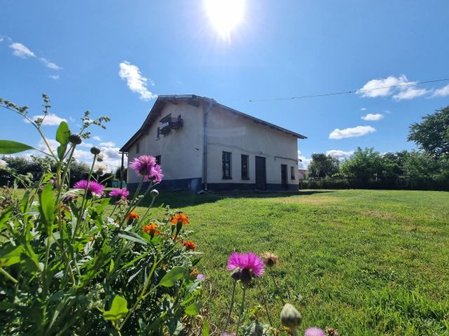 dom wolnostojący, 2 pokoje Wlewo. Zdjęcie 1