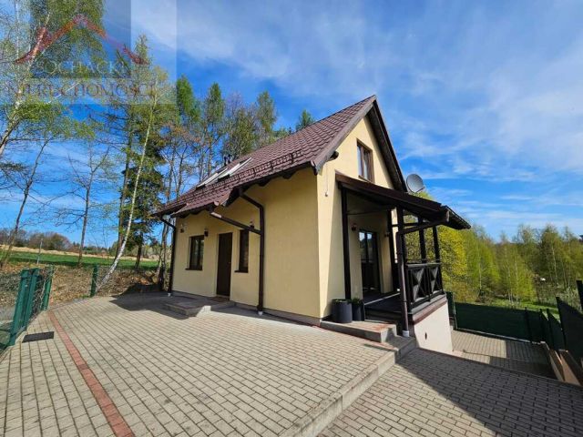 dom wolnostojący, 3 pokoje Karłowice. Zdjęcie 1