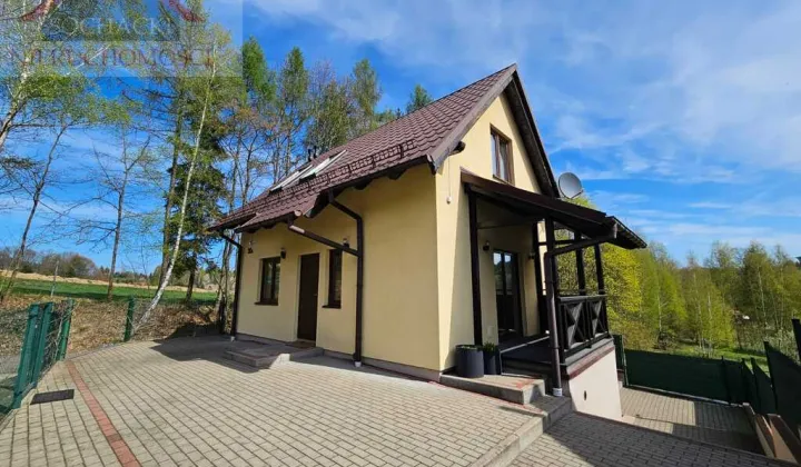 dom wolnostojący, 3 pokoje Karłowice