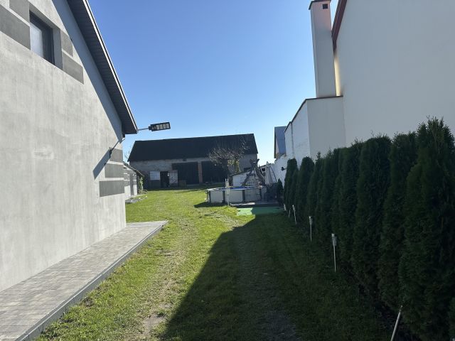 dom wolnostojący, 4 pokoje Zalesie. Zdjęcie 2