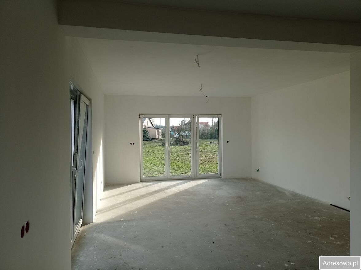 dom wolnostojący, 3 pokoje Zalesie. Zdjęcie 2