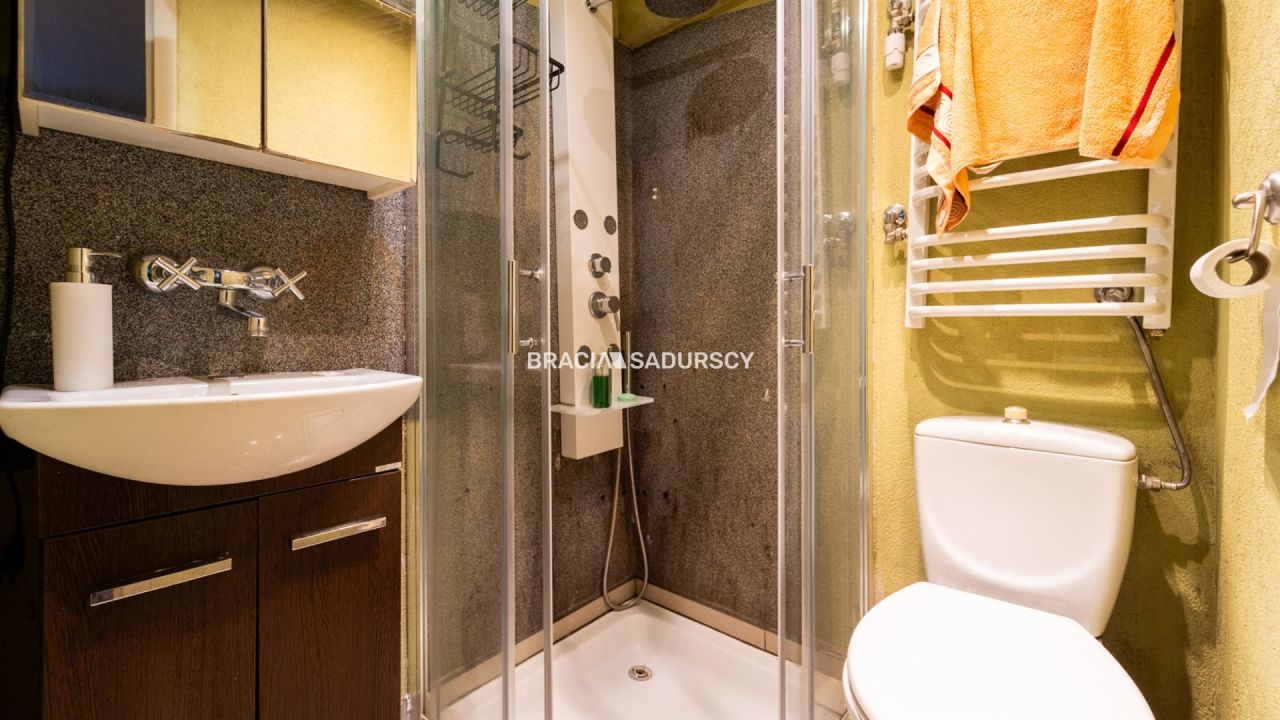 dom szeregowy, 13 pokoi Kraków, ul. Powstańców Wielkopolskich. Zdjęcie 17