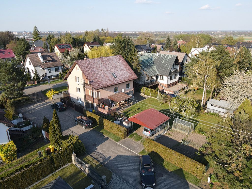 dom wolnostojący, 8 pokoi Opole Winów, pl. Róż. Zdjęcie 20