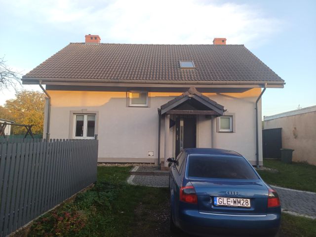 dom wolnostojący, 5 pokoi Nowa Wieś Lęborska, ul. Kisewa. Zdjęcie 1
