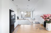 dom wolnostojący, 6 pokoi Brwinów, ul. Helenowska. Zdjęcie 4