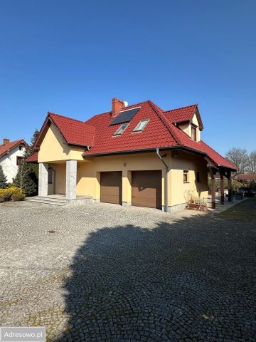 dom wolnostojący, 5 pokoi Żagań. Zdjęcie 1