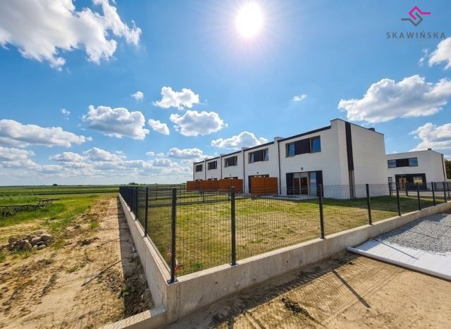 dom szeregowy, 4 pokoje Janków Przygodzki, ul. Parkowa. Zdjęcie 2