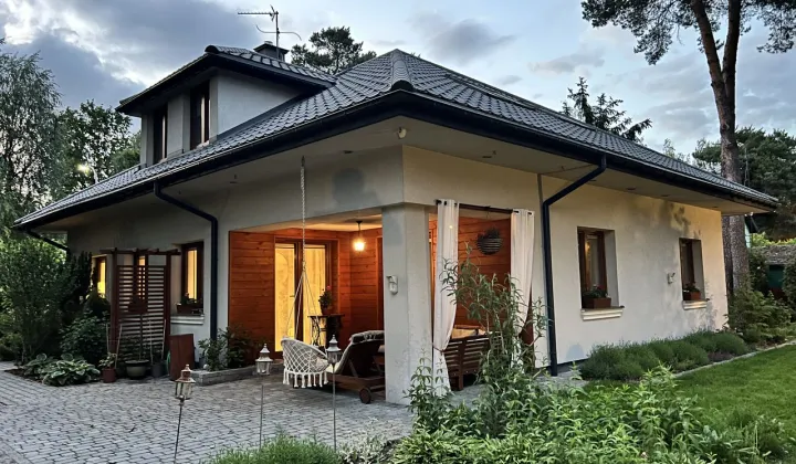 dom wolnostojący, 5 pokoi Piaseczno, ul. Północna