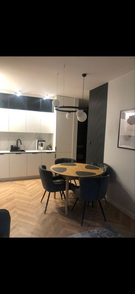 Mieszkanie 3-pokojowe Tomaszów Mazowiecki, ul. Fryderyka Chopina. Zdjęcie 1