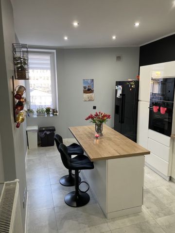 Mieszkanie 4-pokojowe Świdnica Centrum, ul. Wrocławska. Zdjęcie 1