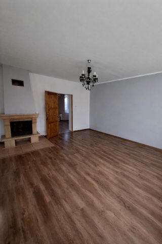 dom szeregowy, 4 pokoje Miłochowice. Zdjęcie 1