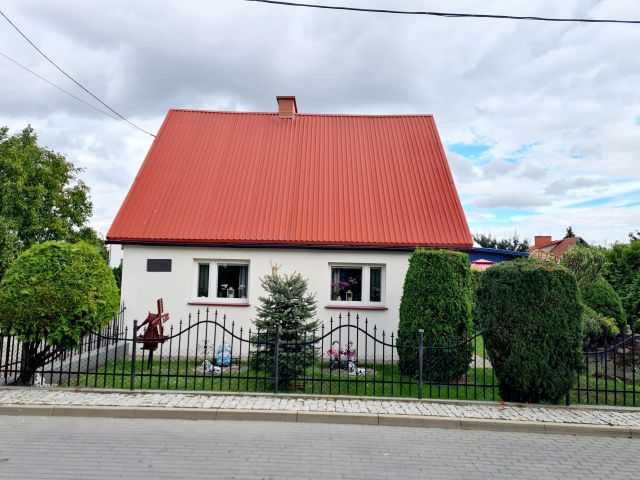 dom wolnostojący, 6 pokoi Prabuty, ul. Wołyńska. Zdjęcie 1