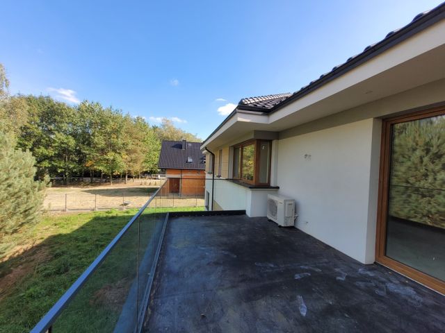 dom wolnostojący, 5 pokoi Złotokłos. Zdjęcie 35