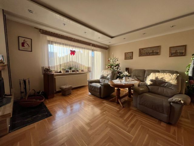 dom szeregowy, 6 pokoi Oława Górnik, ul. Adama Mickiewicza. Zdjęcie 1