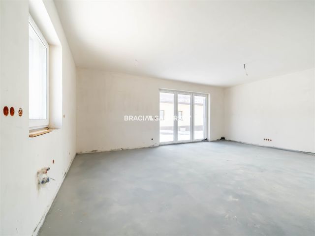 bliźniak, 4 pokoje Radziszów, ul. Zadworze Górne. Zdjęcie 9