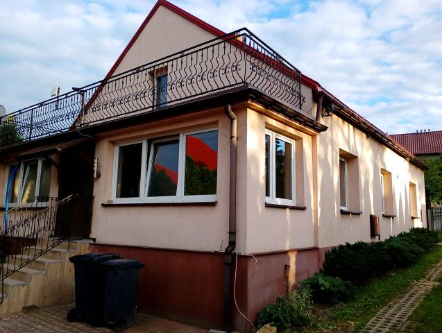 dom wolnostojący, 4 pokoje Jaworzno Bory-Sobieski, ul. Walentego Roździeńskiego. Zdjęcie 1