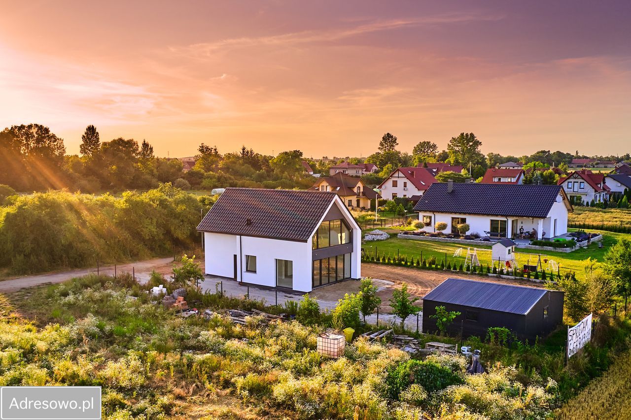 dom wolnostojący, 5 pokoi Czernica. Zdjęcie 4