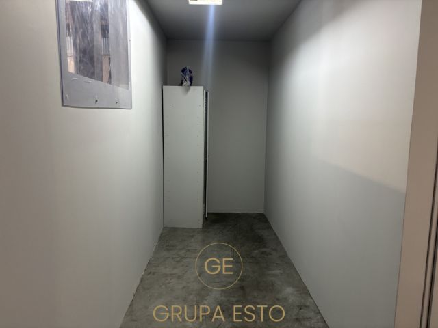 Lokal Kraków Podgórze, ul. Tadeusza Romanowicza. Zdjęcie 3