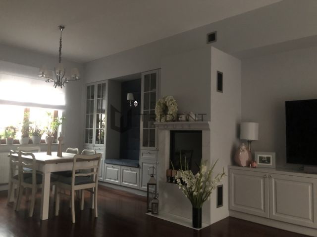 dom szeregowy, 5 pokoi Piaseczno. Zdjęcie 3