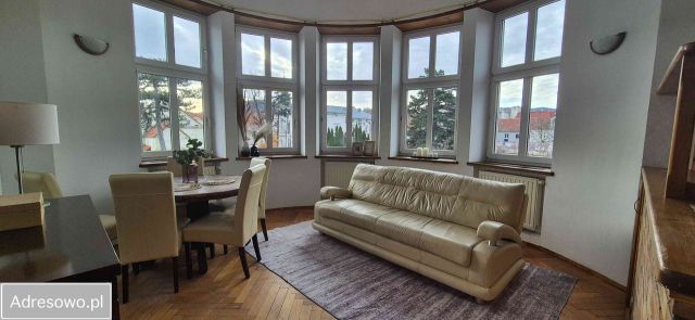 Mieszkanie 4-pokojowe Bielawa, ul. Stefana Żeromskiego. Zdjęcie 1