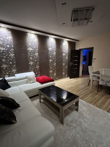 Mieszkanie 3-pokojowe Legnica. Zdjęcie 1