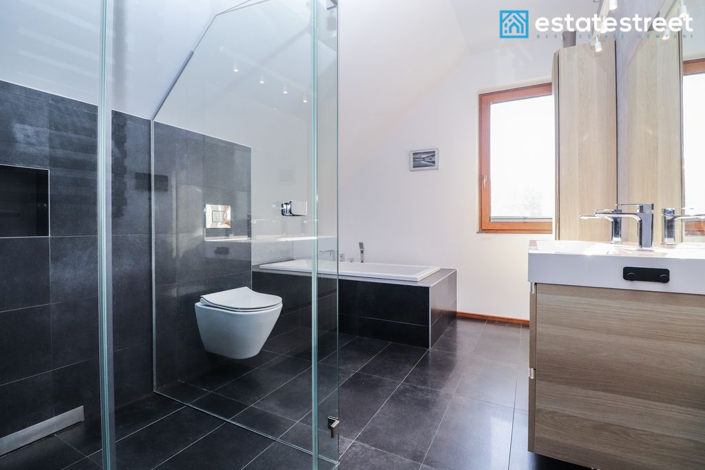 dom wolnostojący, 6 pokoi Bochnia, ul. św. Urbana. Zdjęcie 13