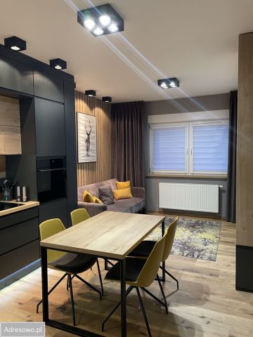 Mieszkanie 2-pokojowe Jelenia Góra Zabobrze, ul. Jana Kiepury. Zdjęcie 1