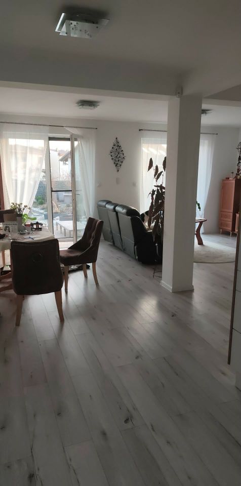 dom szeregowy, 4 pokoje Dąbrowa, ul. Admirała Andrzeja Karwety. Zdjęcie 3