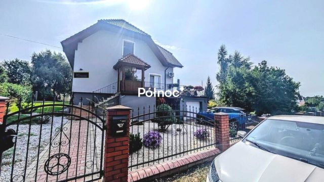 dom wolnostojący, 5 pokoi Nowogrodziec, ul. Jodłowa. Zdjęcie 2