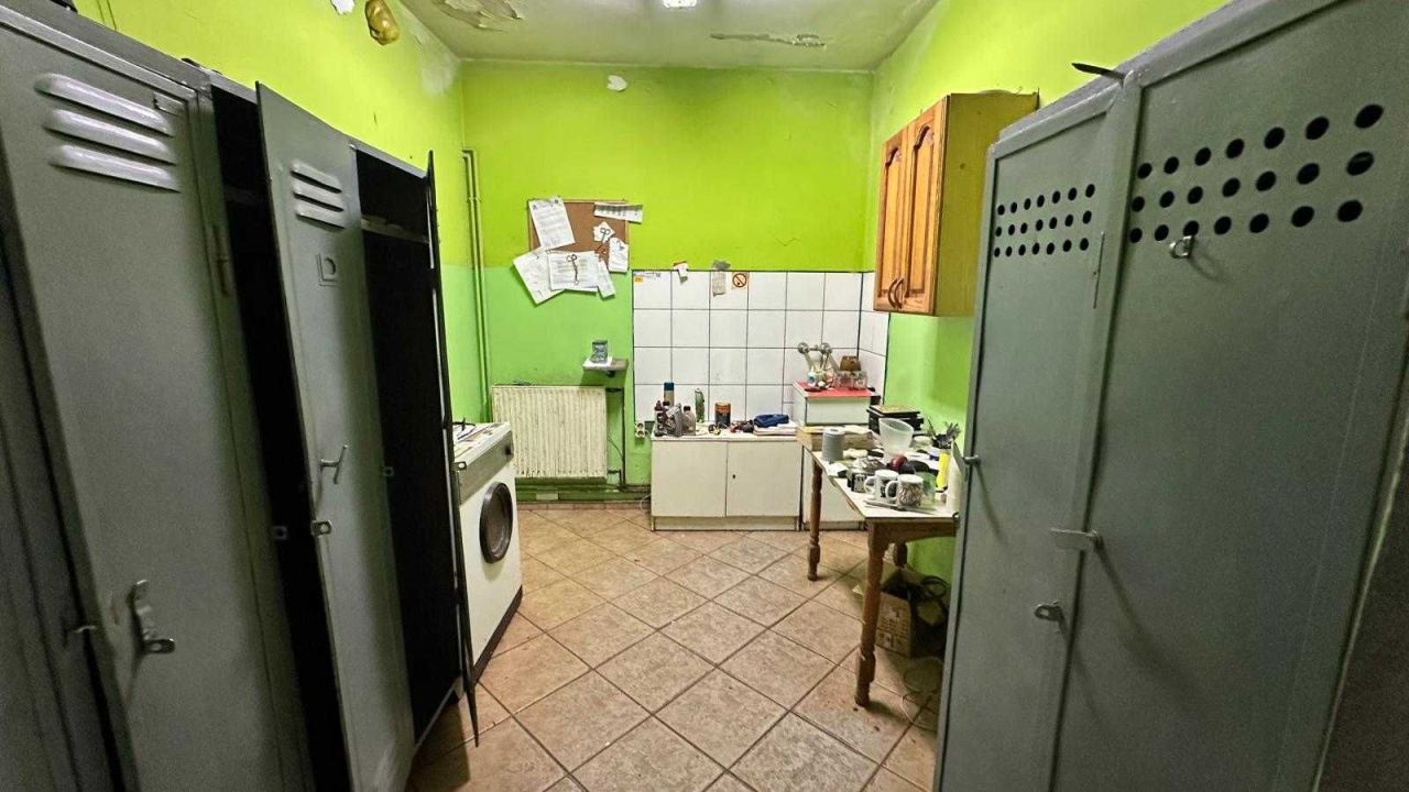 Nieruchomość komercyjna Kłopotów. Zdjęcie 7