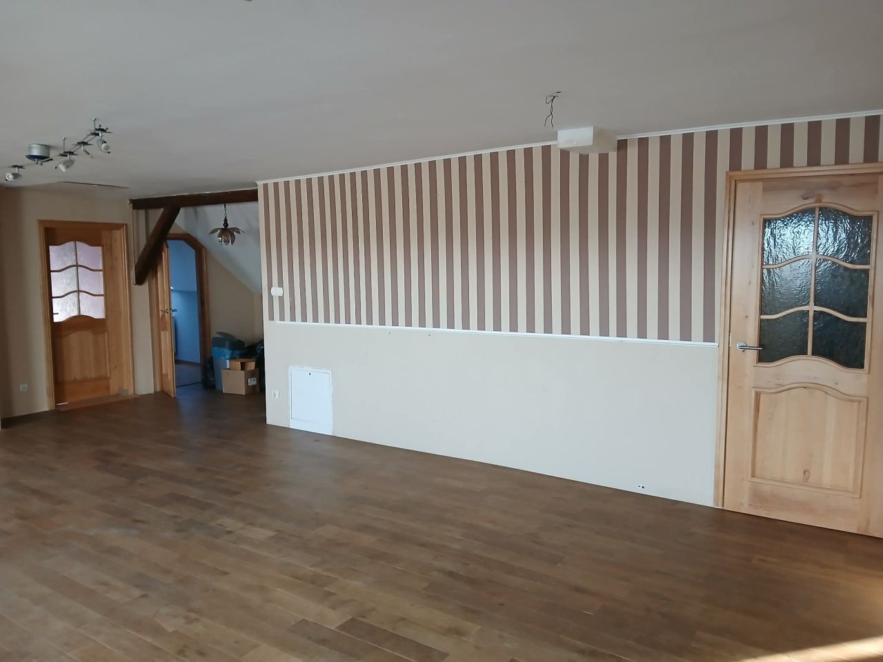 Mieszkanie 5-pokojowe Kabiny. Zdjęcie 3