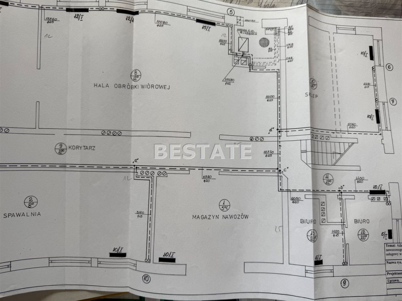 Hala/magazyn Pustków. Zdjęcie 27