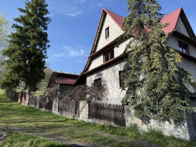 dom wolnostojący, 4 pokoje Pewel Ślemieńska. Zdjęcie 1