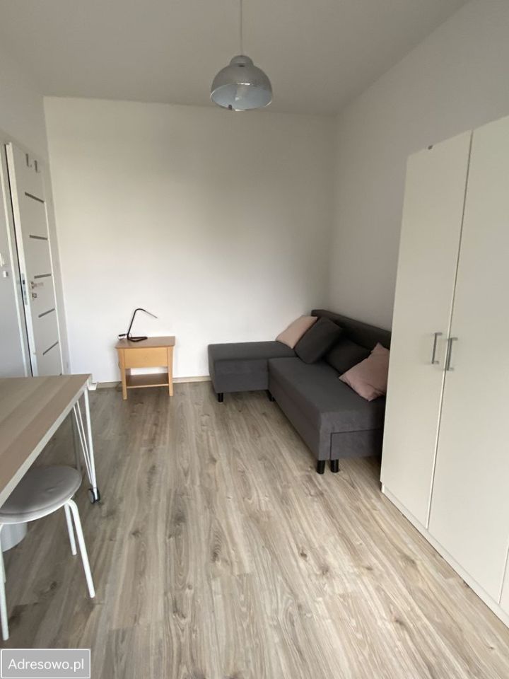 Pokój Warszawa Saska Kępa. Zdjęcie 1