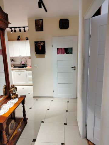 Mieszkanie 3-pokojowe Jelenia Góra Centrum. Zdjęcie 3