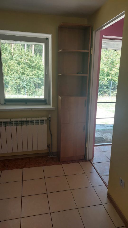 dom wolnostojący, 1 pokój Staszów Radzików, ul. Jałowcowa. Zdjęcie 3