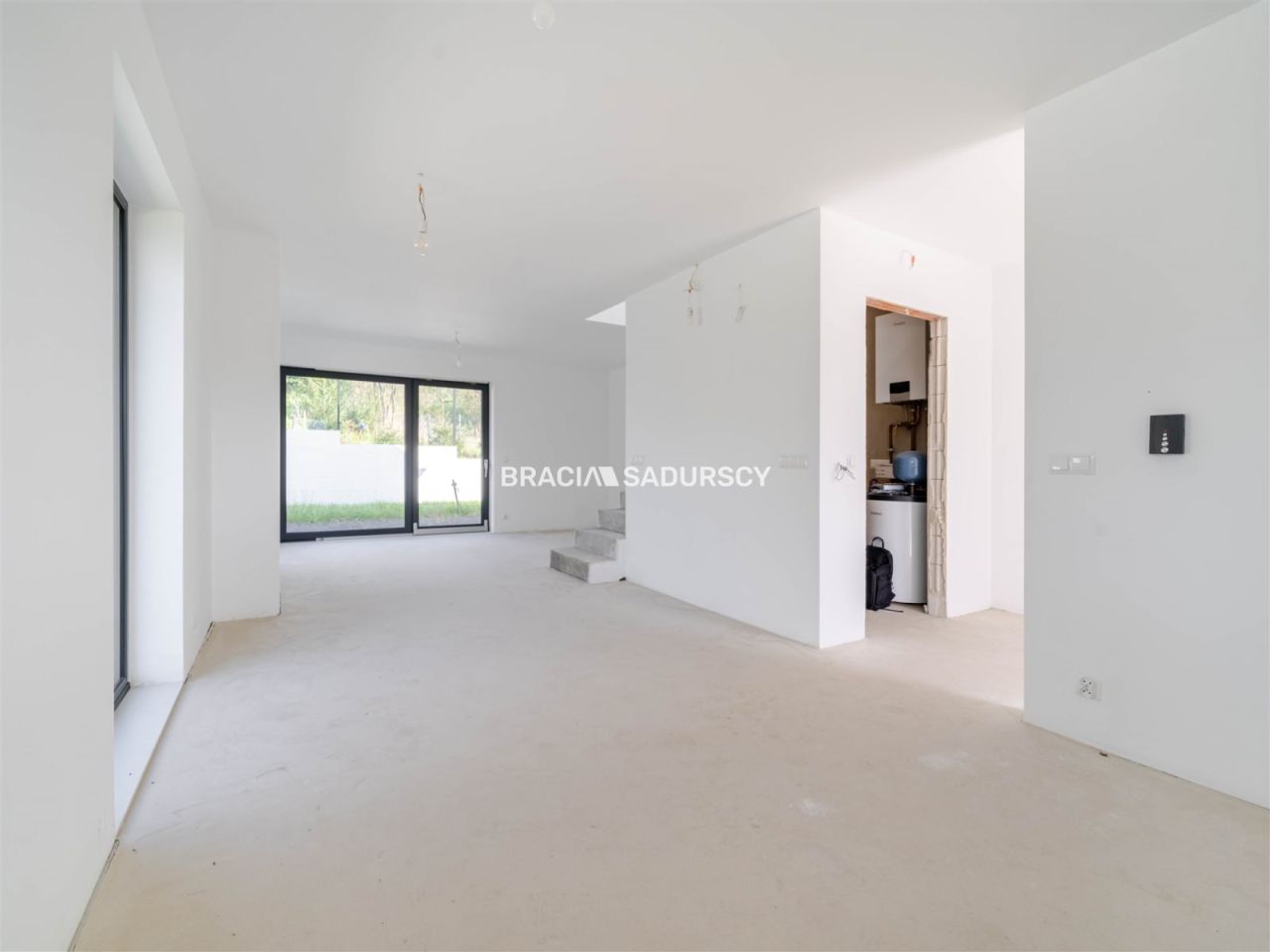 dom wolnostojący, 4 pokoje Koźmice Małe. Zdjęcie 3