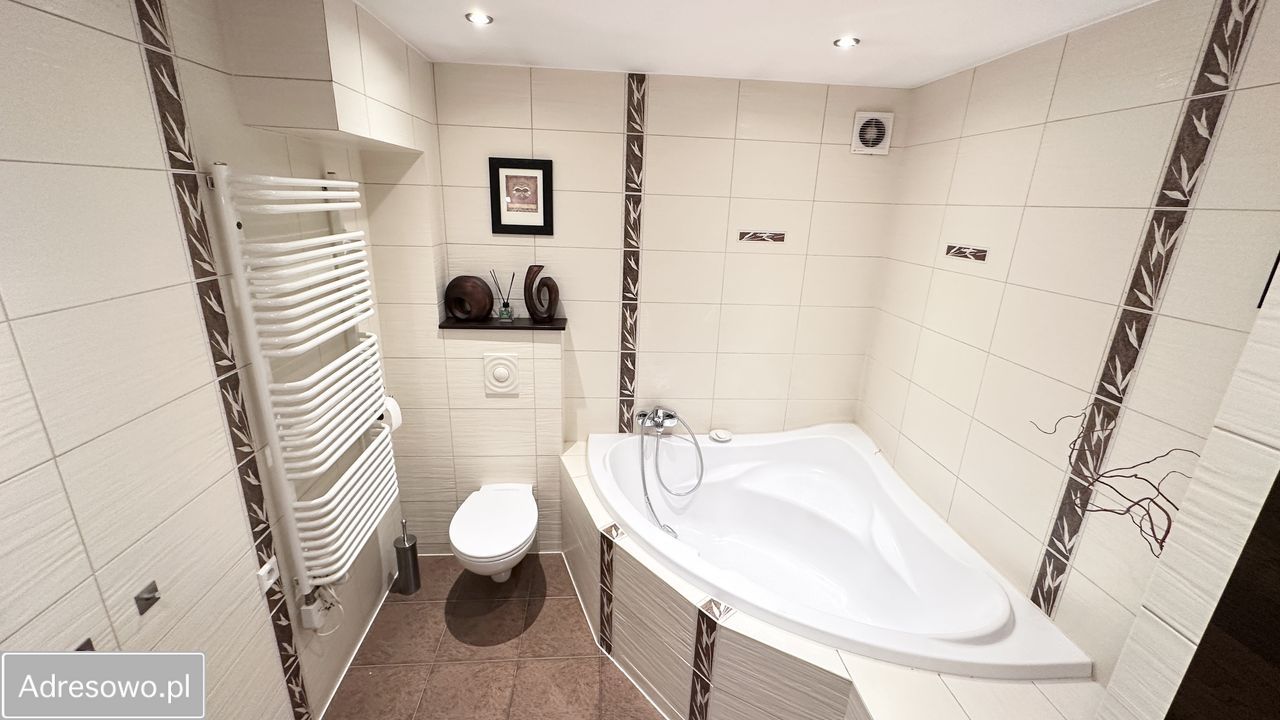 Mieszkanie 3-pokojowe Niemodlin, ul. Rynek. Zdjęcie 7