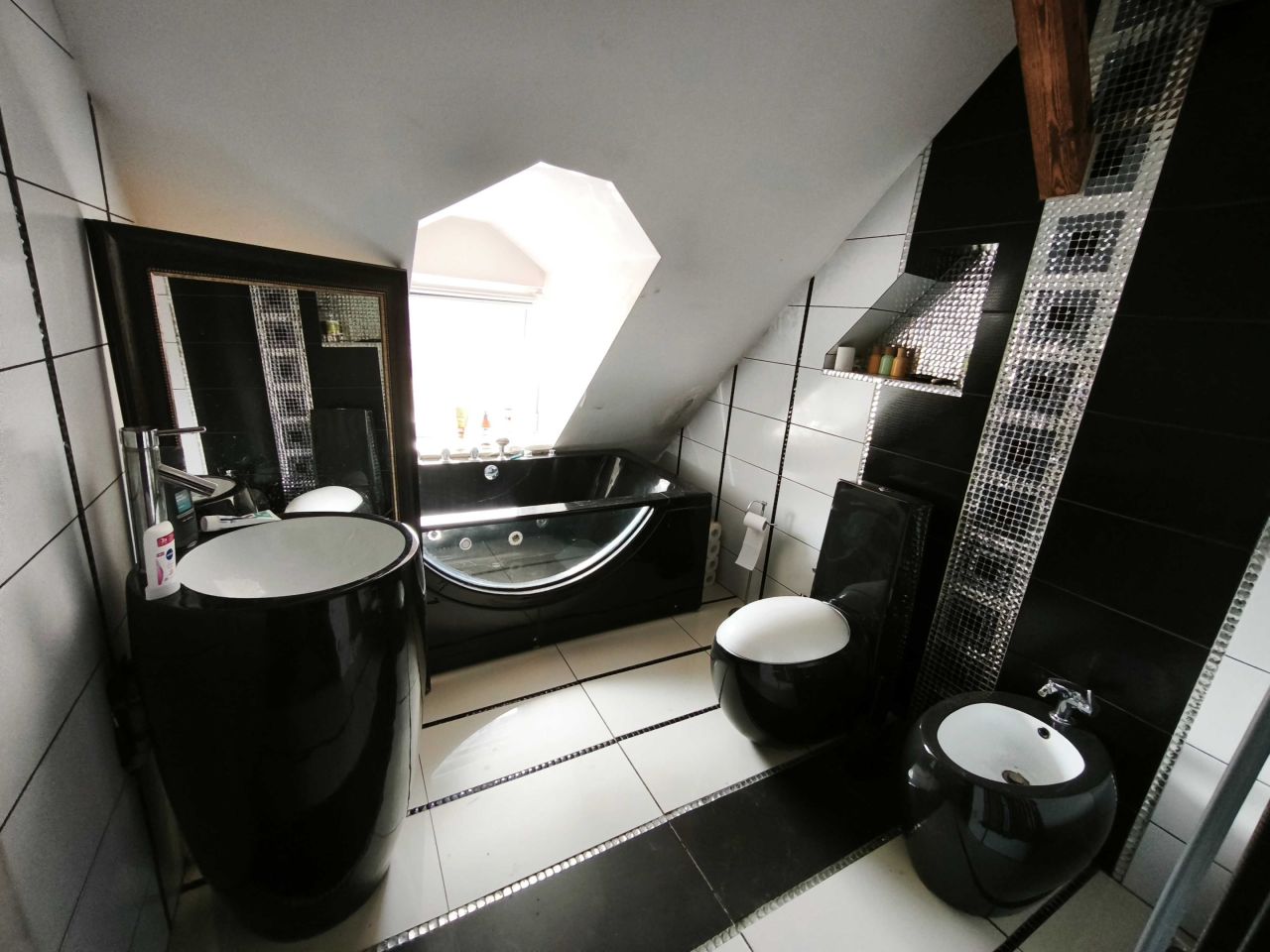 Mieszkanie 4-pokojowe Gliwice Zatorze, ul. Walerego Wróblewskiego. Zdjęcie 7