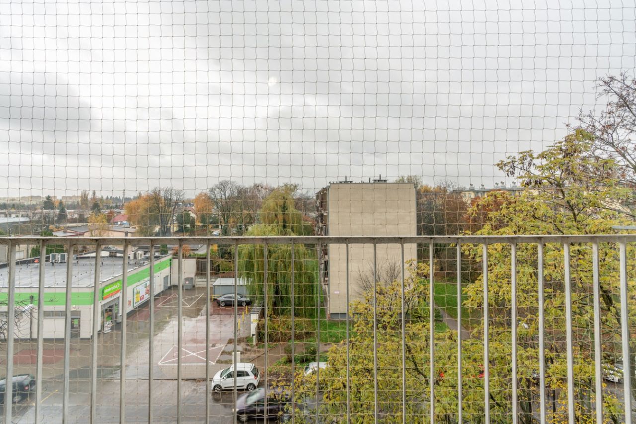 Mieszkanie 2-pokojowe Łódź Dąbrowa, ul. Konspiracyjnego Wojska Polskiego. Zdjęcie 2