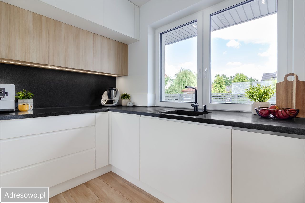 dom wolnostojący, 4 pokoje Borów. Zdjęcie 5