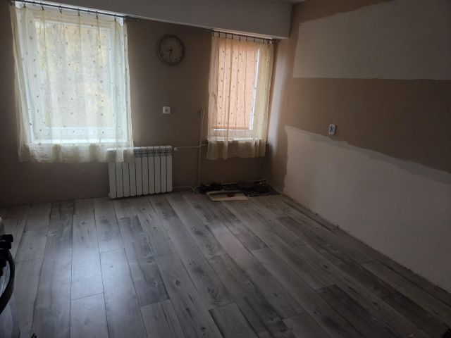 Mieszkanie 3-pokojowe Miłoszów. Zdjęcie 1