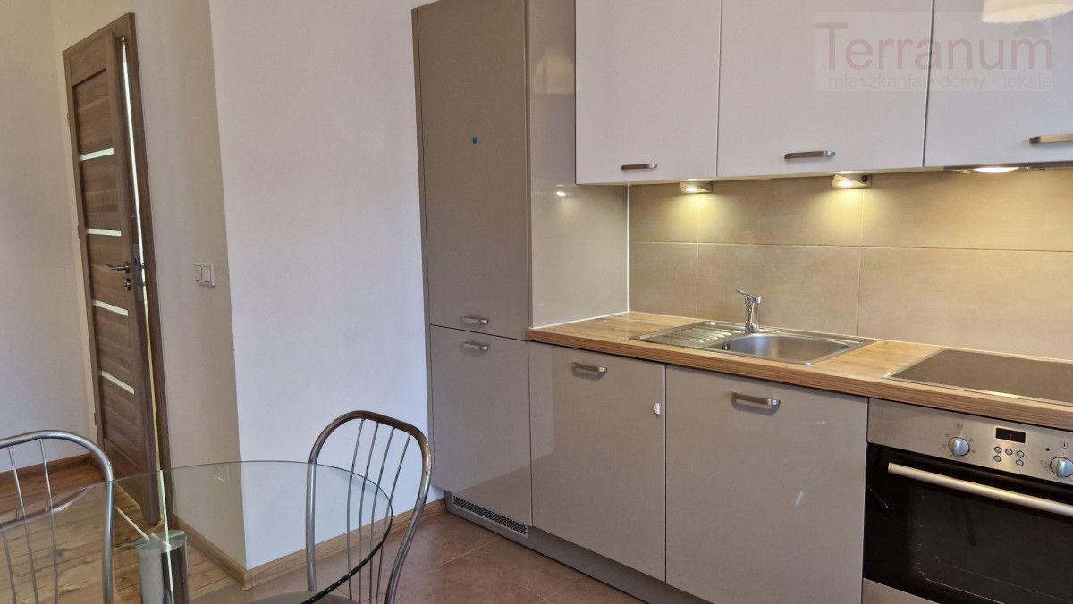 Mieszkanie 3-pokojowe Warszawa, ul. Garażowa. Zdjęcie 5