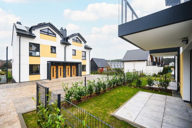 Mieszkanie 3-pokojowe Jastrzębia Góra. Zdjęcie 3