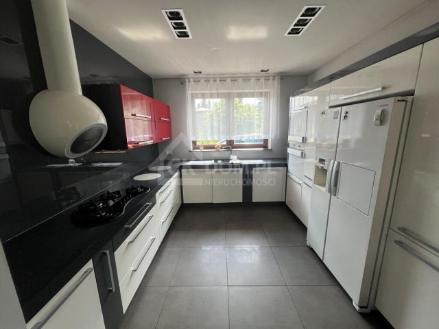 dom wolnostojący, 4 pokoje Kielce Zalesie. Zdjęcie 3