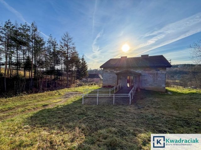 dom wolnostojący, 2 pokoje Święcany. Zdjęcie 9